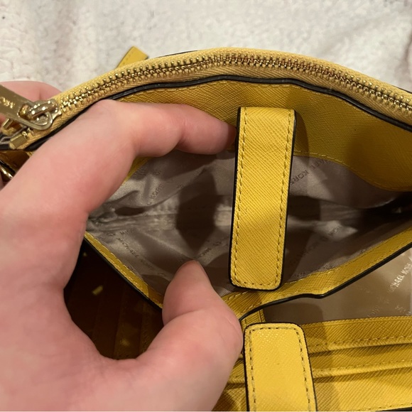 Michael Kors Yellow Leather Jet Set Smartphone Wristlet - Picture 7 of 10
